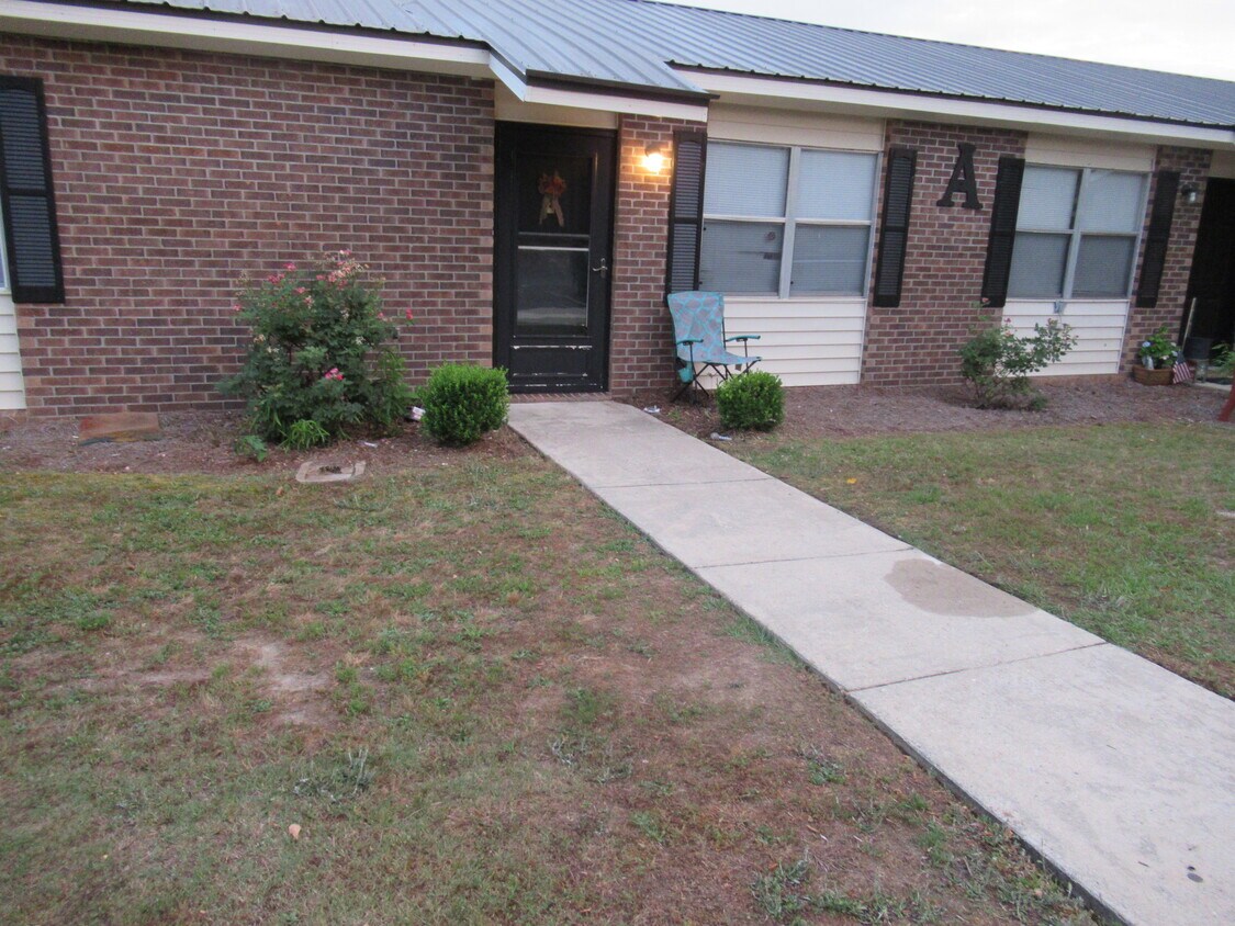 Eclectic Villas Apartments in Eclectic, AL