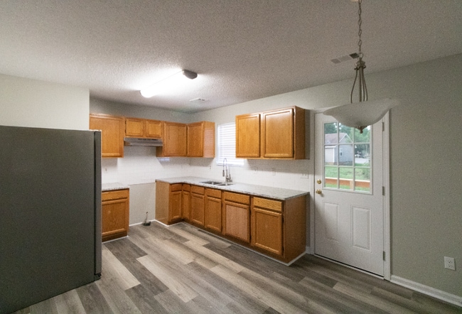 Building Photo - 507 King Dr