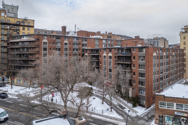 Building Photo - LE MONTAIGNE