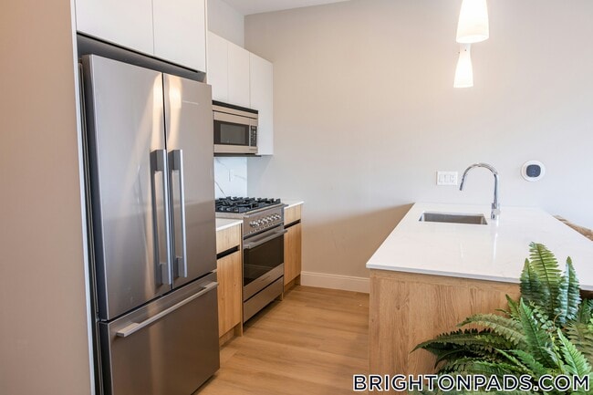 Foto del edificio - 249 Corey Rd