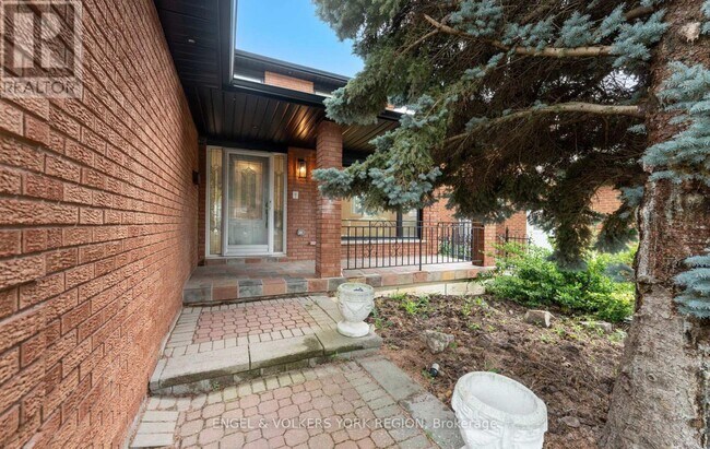 Building Photo - 49 Thistle Ridge Dr