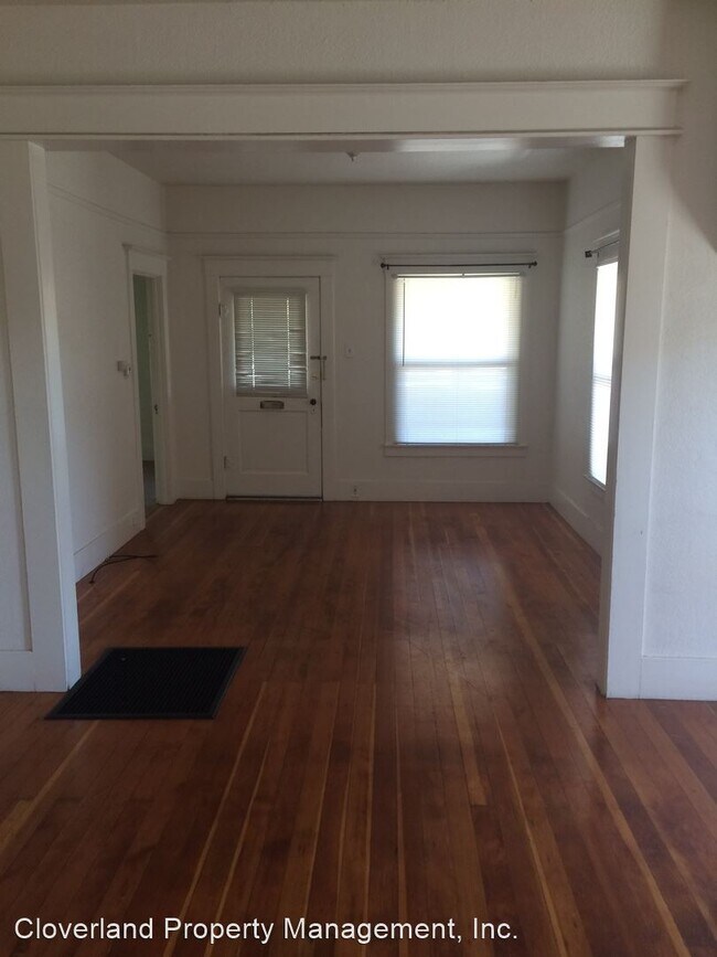 Building Photo - 3 br, 2 bath House - 201 W. H Street