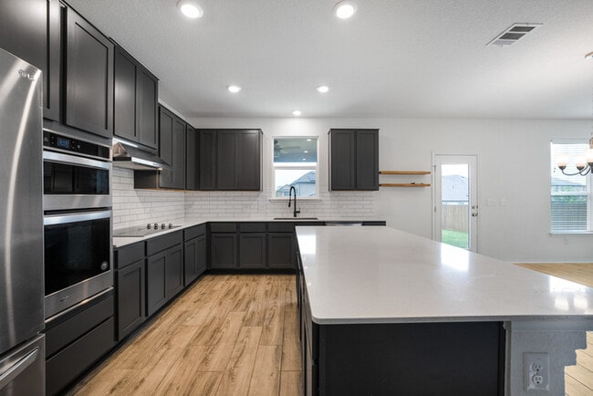 Building Photo - 5124 Lazy Ct Dr