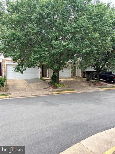 Building Photo - 21784 Oakville Terrace