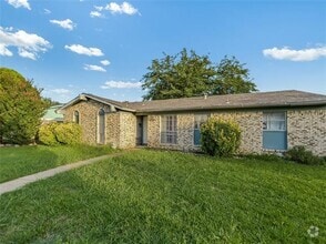 Building Photo - 810 Pleasant Valley Rd