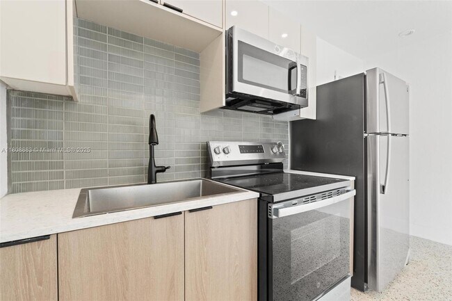 Foto del edificio - 2442 SW 3rd St