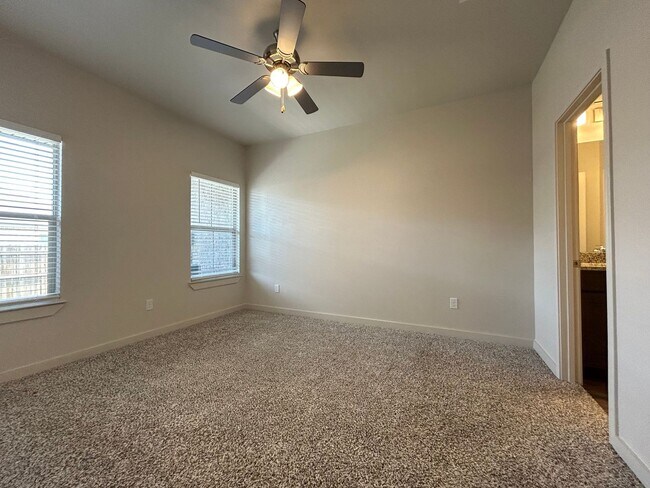 Foto del edificio - Beautiful 2/2 Located Directly East Of Coo...