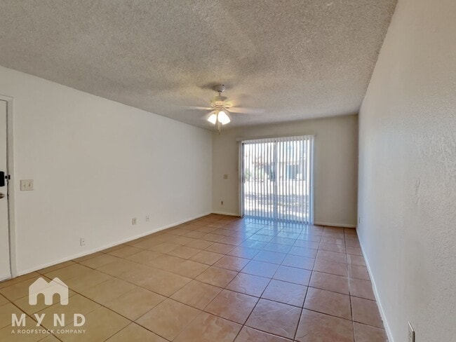 Foto del edificio - 2828 E Tierra Buena Ln