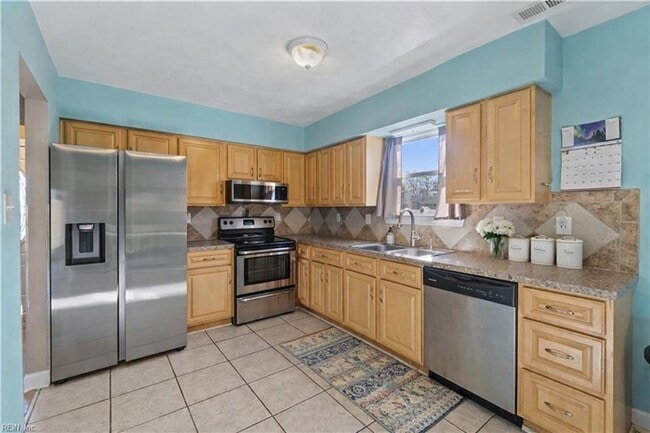 Building Photo - For Rent Salem Villages