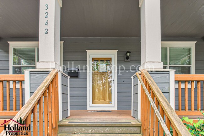 Building Photo - Charming  Home With Nice Location Availabl...