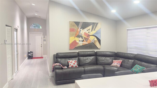 Building Photo - 2006 SE 14th Ct