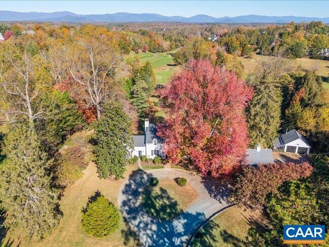 Foto del edificio - 640 Ivy Ln