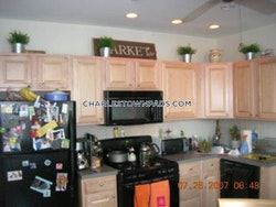 Foto principal - 276 Bunker Hill St