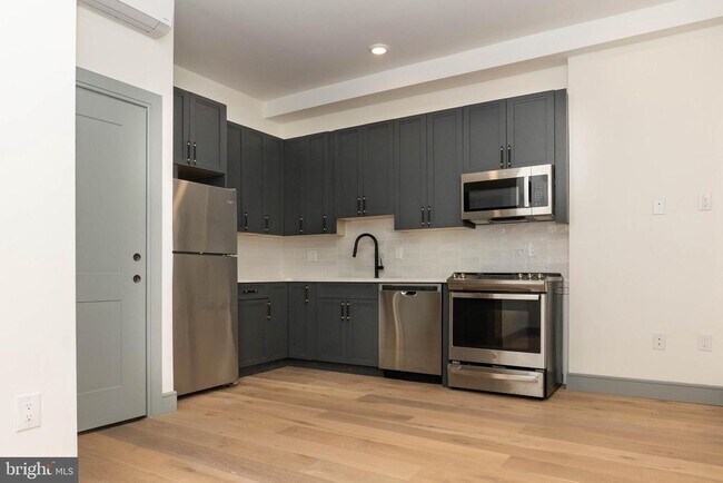 Foto del edificio - 327 S 16th St