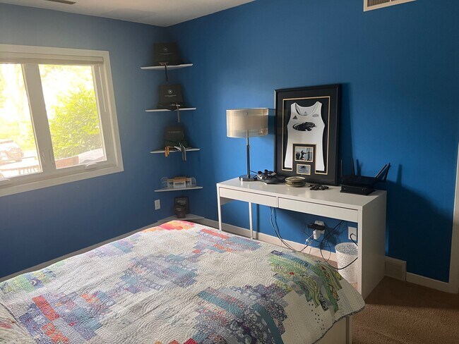Foto del edificio - 2233 Luann Ln