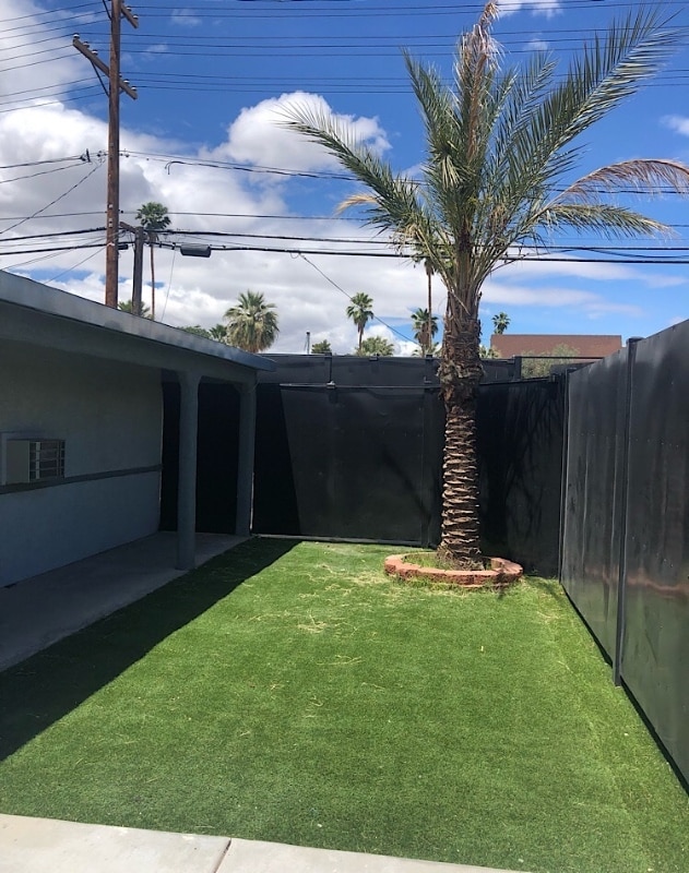 Building Photo - 516 S 11th St