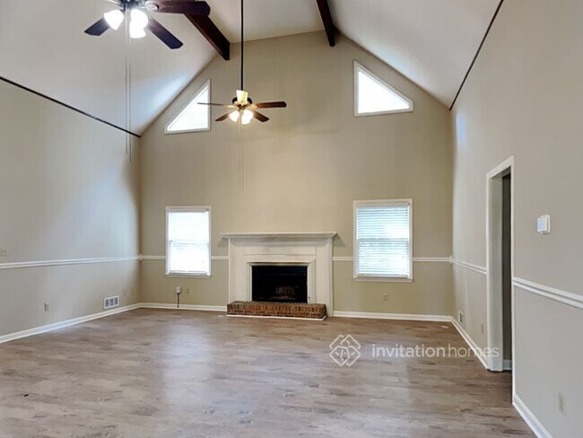Foto del edificio - 4051 Villager Way