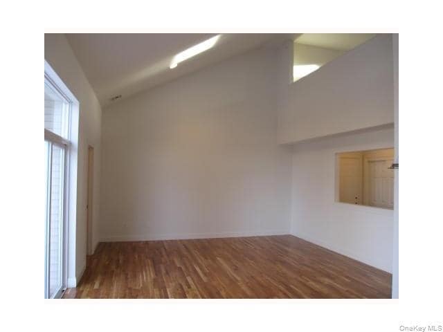 Building Photo - 305 Tondo Cir