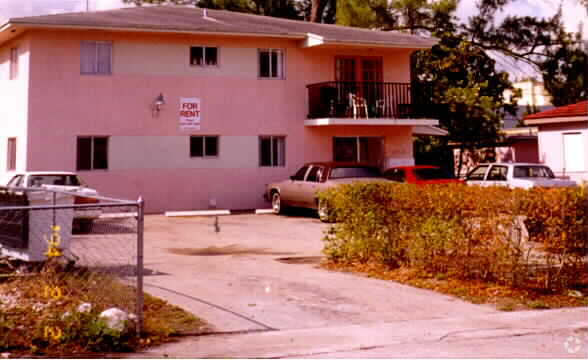 Building Photo - 458 E 26th St