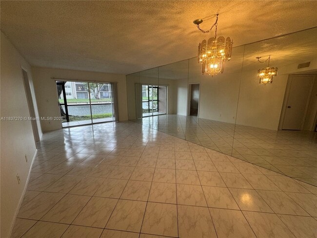 Foto del edificio - 8051 S Colony Cir