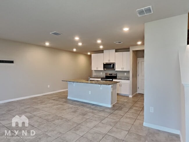 Foto del edificio - 7649 Intrepid Rd