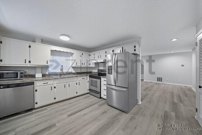 Foto del edificio - 792 Marstevan Dr NE