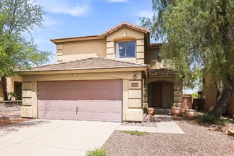 Building Photo - 2426 W Silverbell Tree Dr