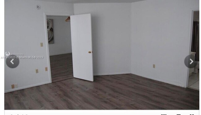 Building Photo - 5313 Collins Ave