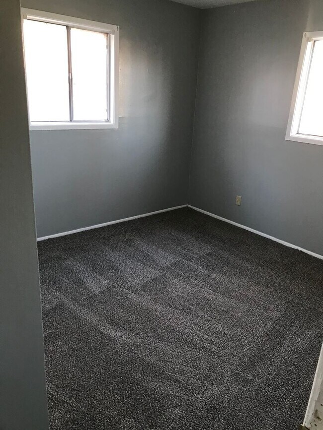 Foto del edificio - 1116 Birch Dr