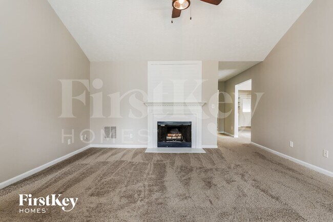 Foto del edificio - 213 Whistleville Ct