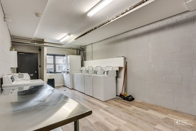 2411 W Fitch - On Site Washer/Dryer - 2411 West Fitch