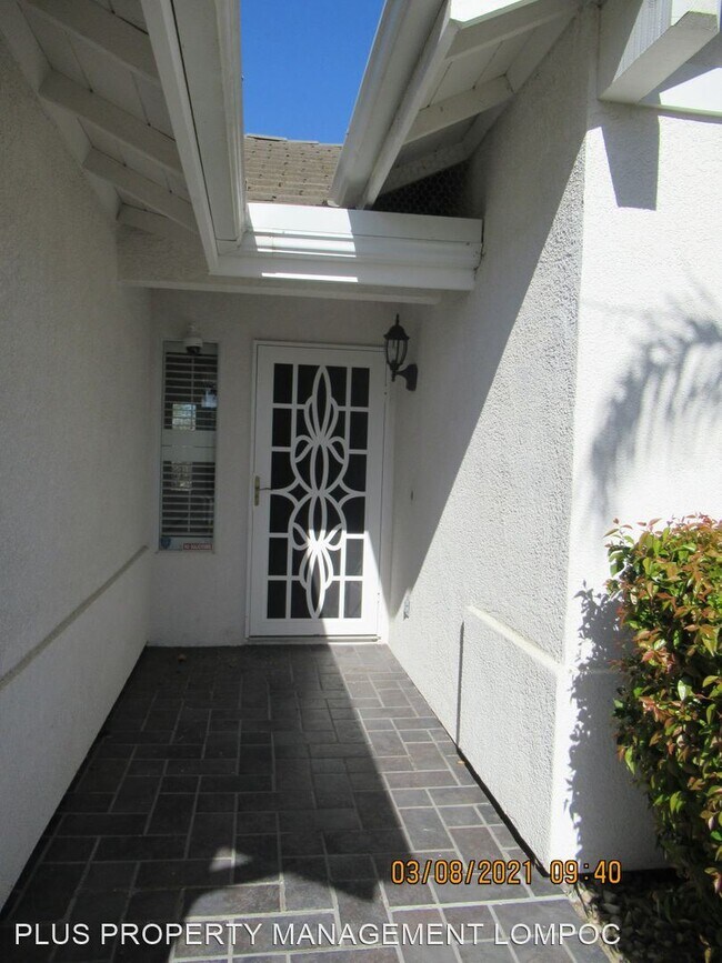 Building Photo - 3 br, 2 bath House - 1061 Armstrong Street