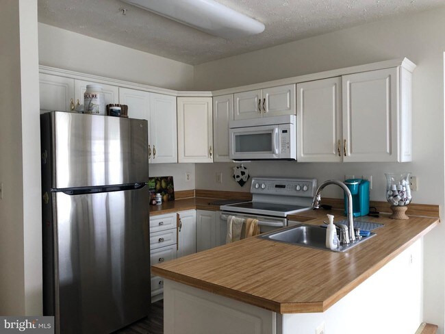 Building Photo - 48387 Surfside Dr