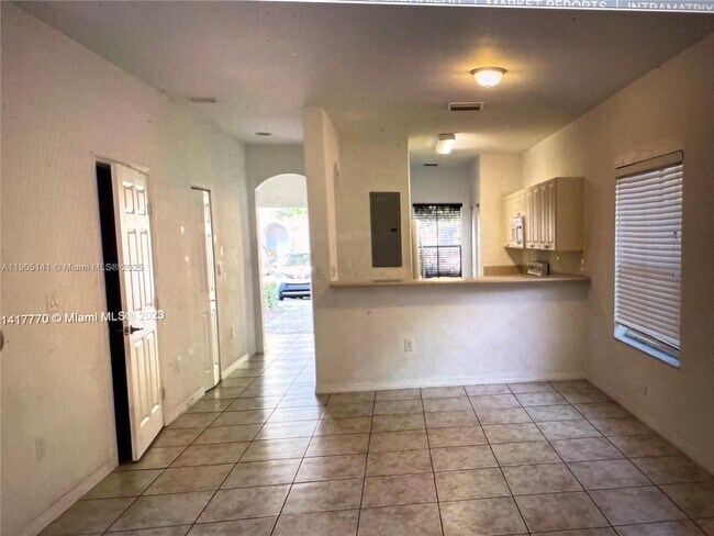 Foto del edificio - 4932 SW 140th Ter