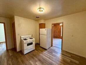 Building Photo - 1120 S 12th Ave Ct