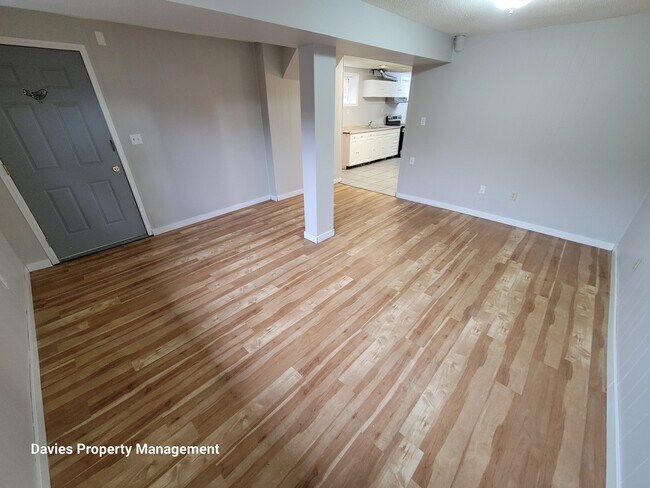 Building Photo - 10316-10156 156 St NW