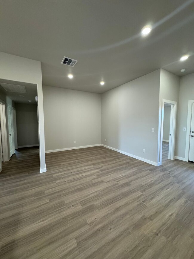 Building Photo - Brand New Construction 3/2/2 2024 West Pla...