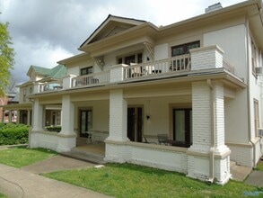 Building Photo - 207 Lincoln St SE