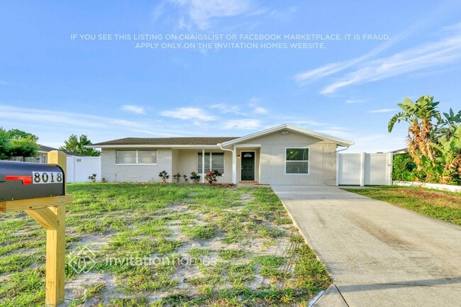 Foto del edificio - 8018 Pineapple Ln