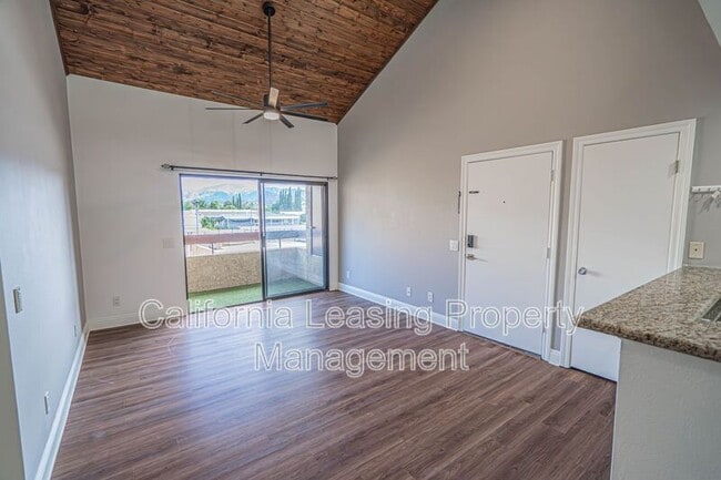 Building Photo - 18750 Mandan St