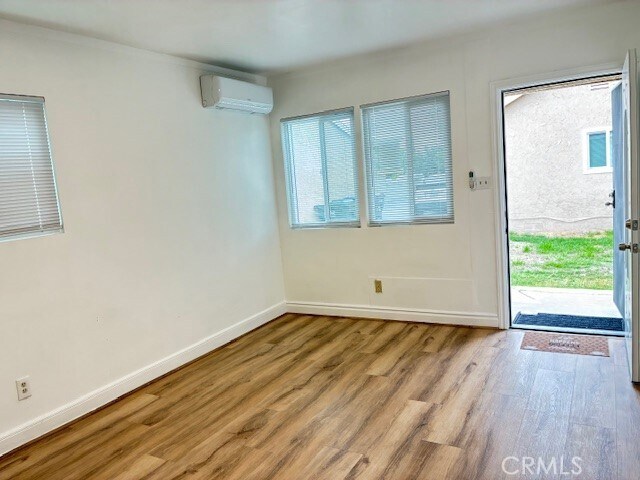 Foto del edificio - 3912 Maple Ave