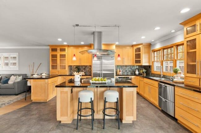 Foto del edificio - 5251 Larchwood Dr