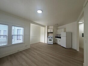 Building Photo - 71 10th St