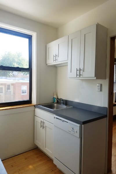 Building Photo - 2015 W Berwyn Ave