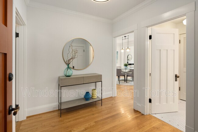 Building Photo - 1216 1st Ave W