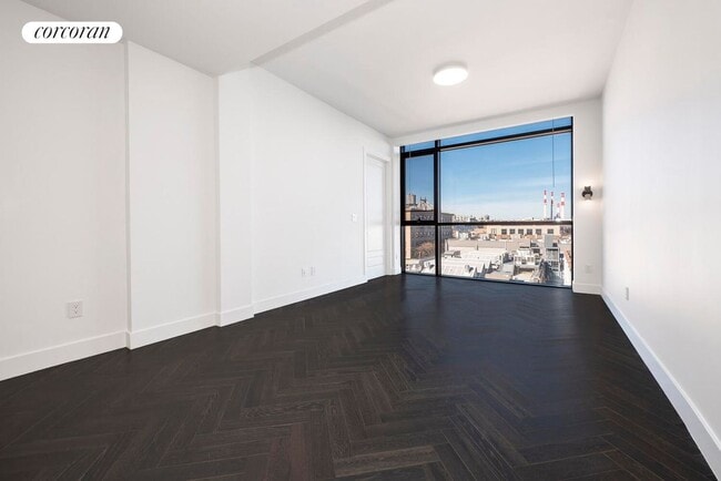 Foto del edificio - 11-12 44th Drive 6G