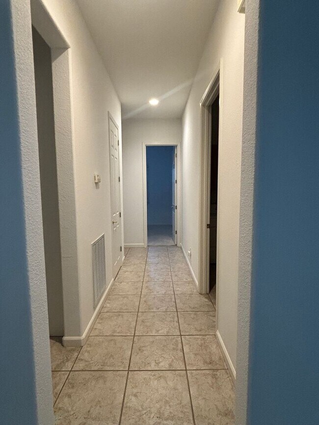 Foto del edificio - Beautiful 3 Bedroom 3 Bath Home