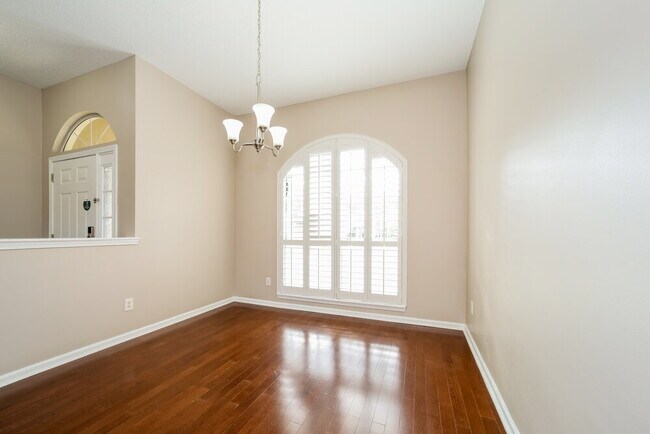 Foto del edificio - 12589 Hidden Gardens Dr