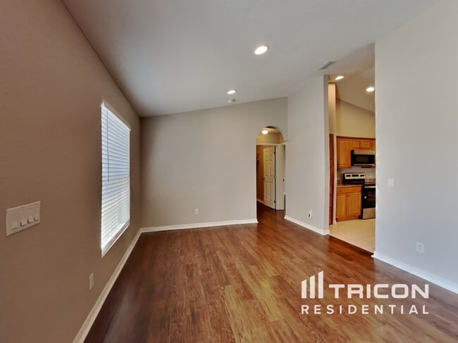 Building Photo - 1240 Fleetwood Dr NW