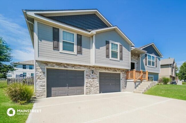 Building Photo - 1414 NE Jaclyn Dr, Grain Valley, MO 64029